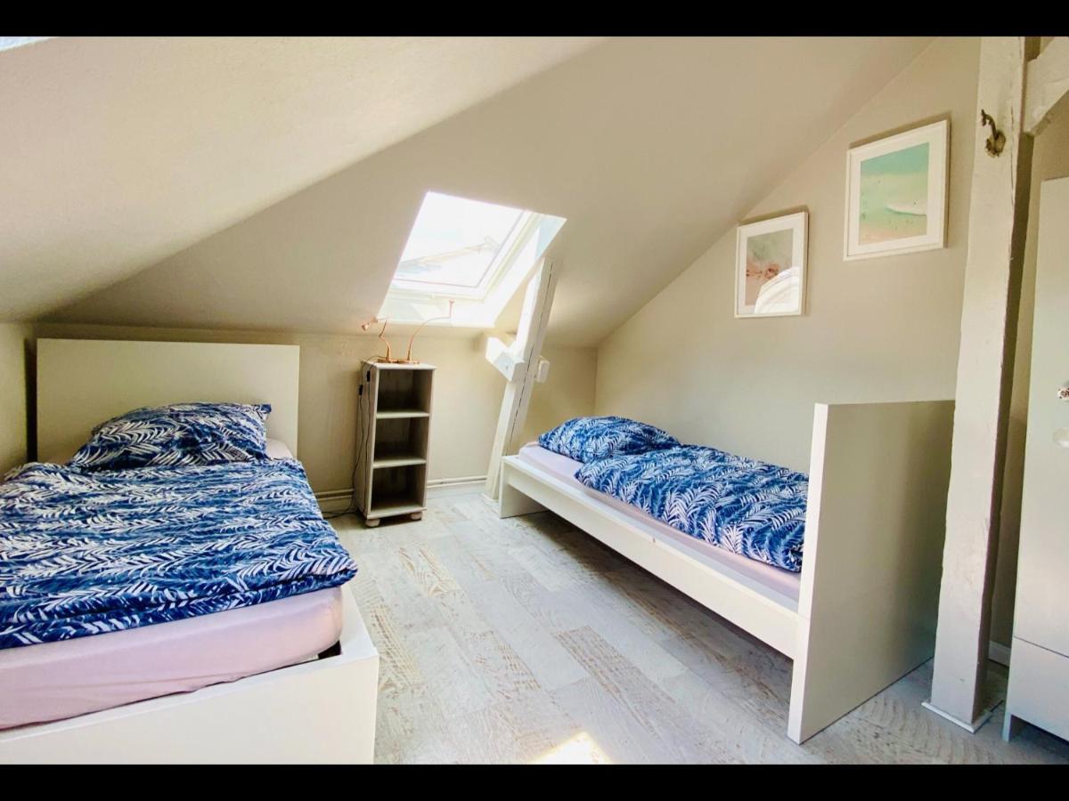 Ankerplatz Neumuenster, Parkplatz Apartment Luaran gambar