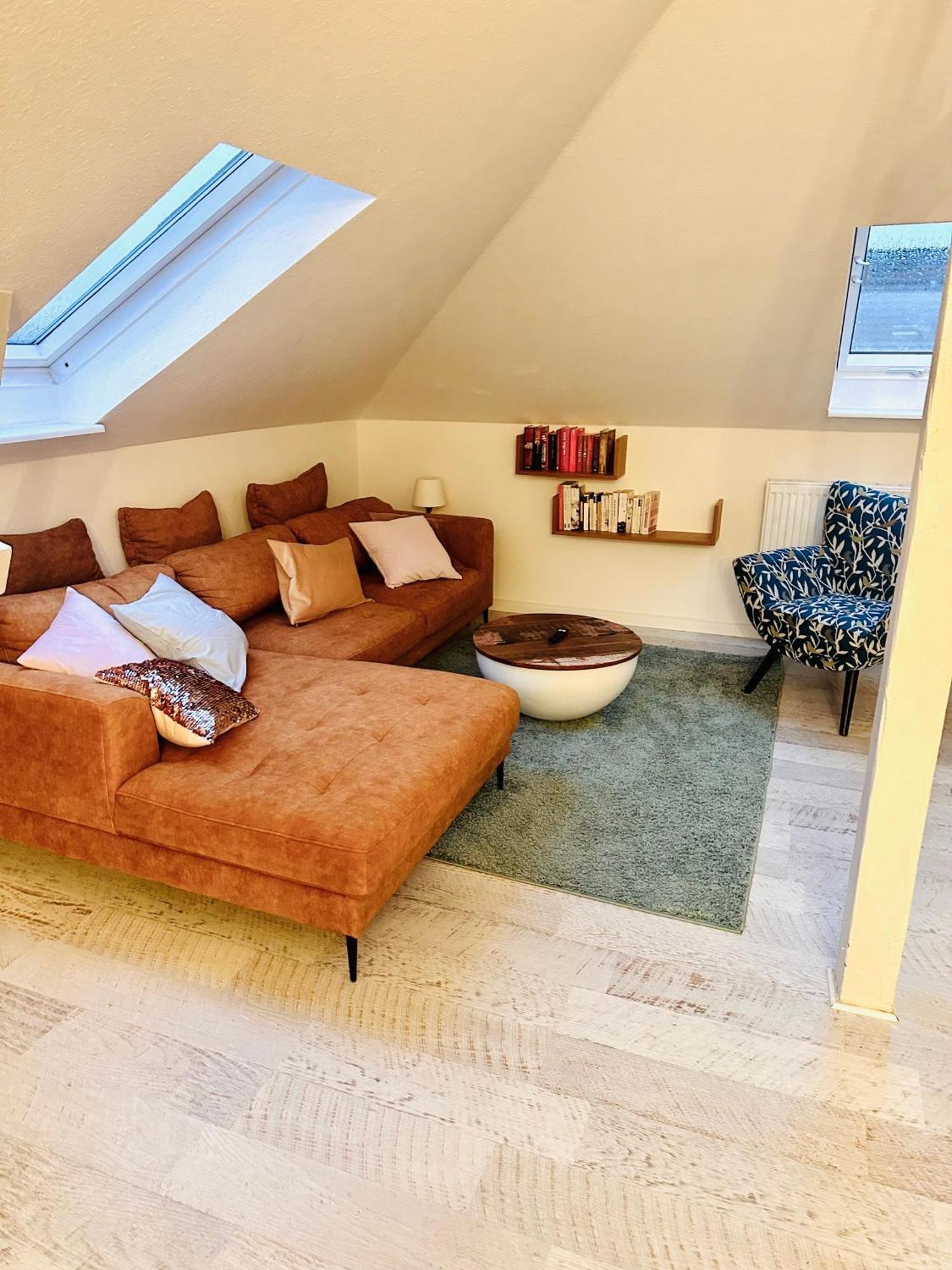 Ankerplatz Neumuenster, Parkplatz Apartment Luaran gambar
